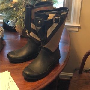 Burberry rubber boots